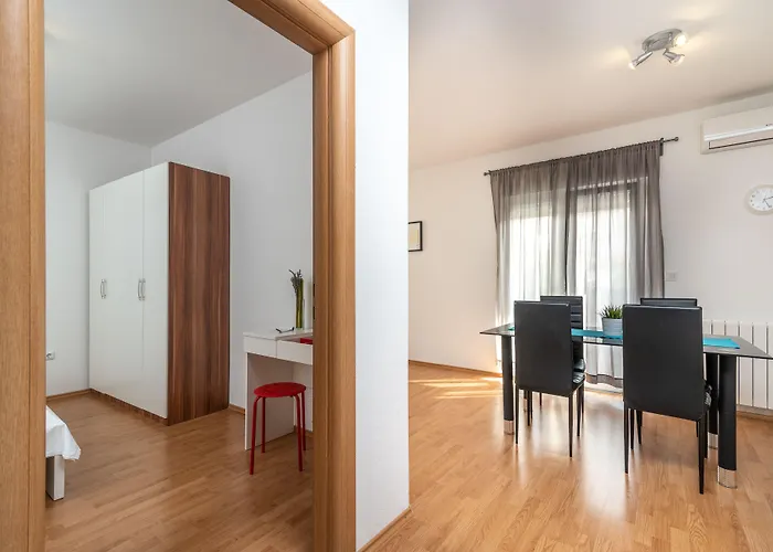 쿠즈메니치 트로기르