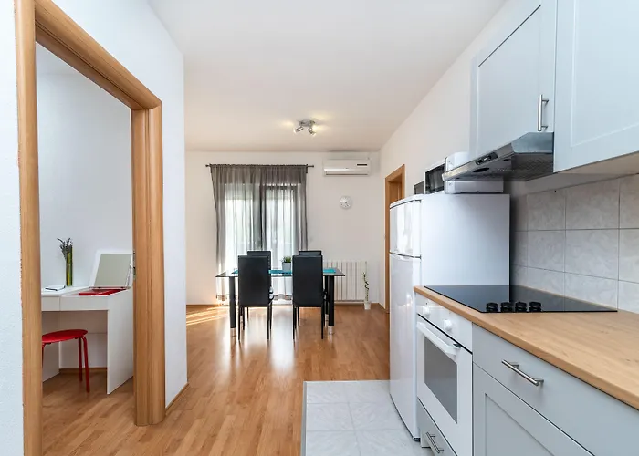 쿠즈메니치 * 트로기르