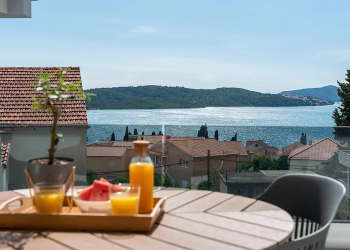 쿠즈메니치 아파트 *